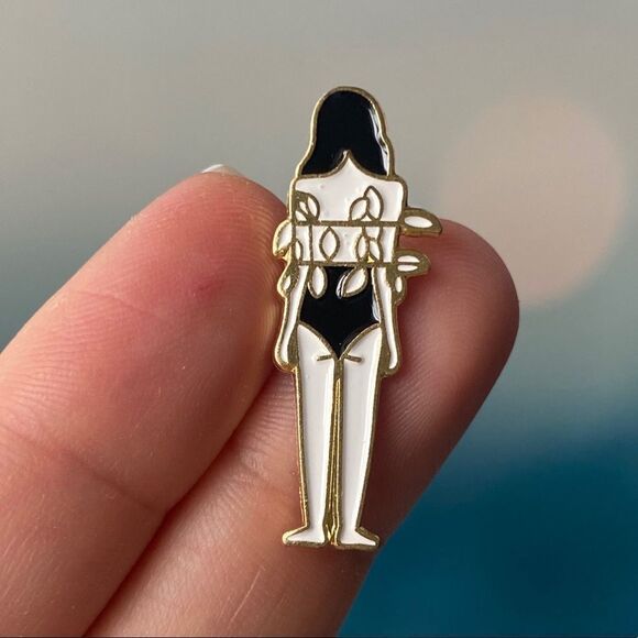 Bondage Girl Enamel Pin/ Brooch Lapel - Picture 1 of 6
